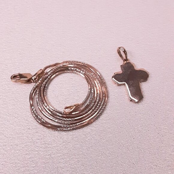NEW 5.3 grams rose gold cross pendant with fancy chain - Picture 11 of 15